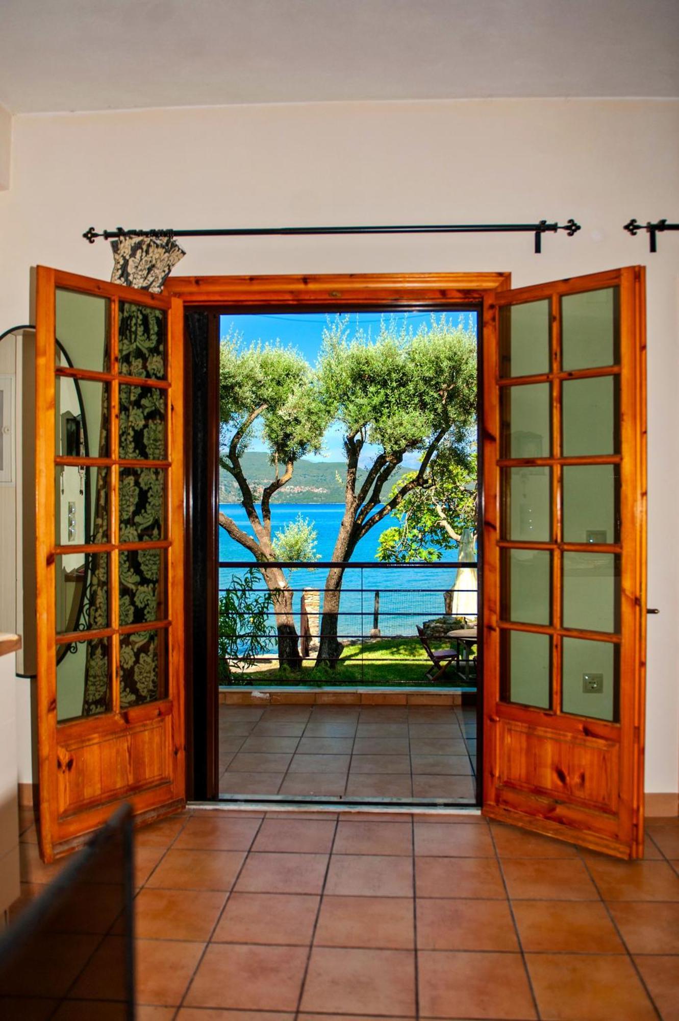 Villa Spitaki Nikiana Eksteriør billede